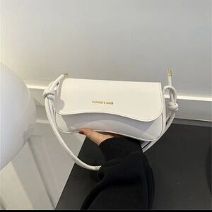 Minimalist"Sirene Curve" white shoulder bag